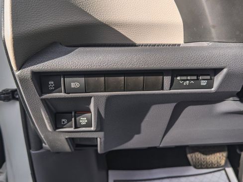 Used 2024 Toyota Sienna LE image 30