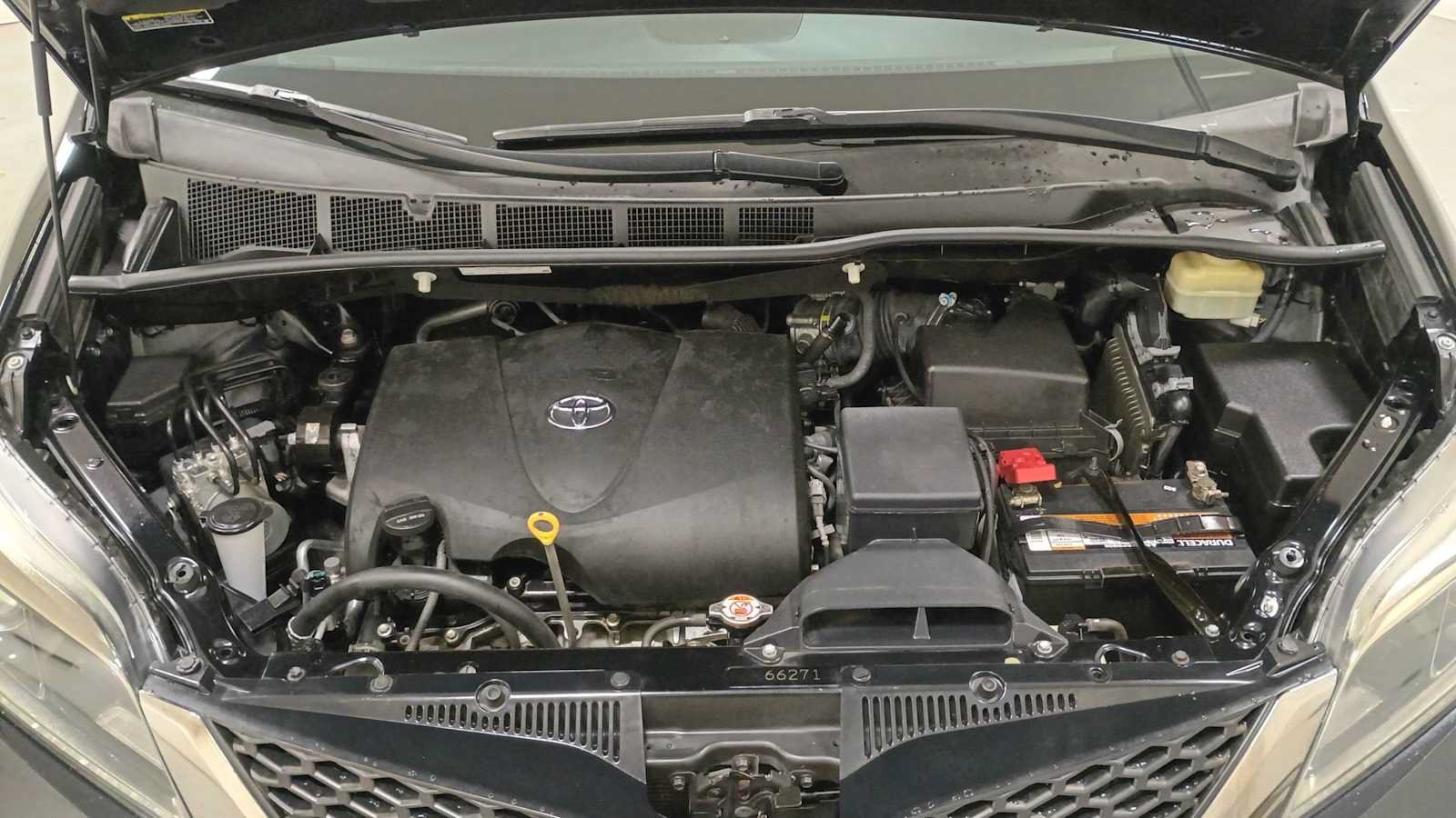 Certified 2017 Toyota Sienna SE w/ SE Preferred Package FWD image 31