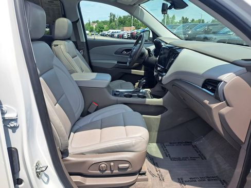 Used 2019 Chevrolet Traverse Premier w/ Driver Confidence II Package FWD image 38
