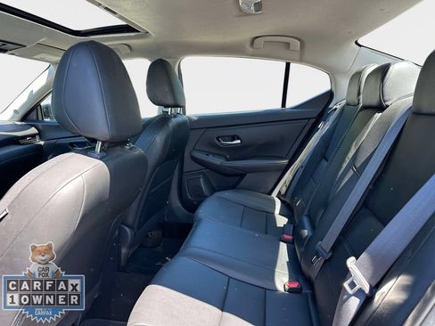 Used 2023 Nissan Sentra SR w/ SR Premium Package FWD image 15
