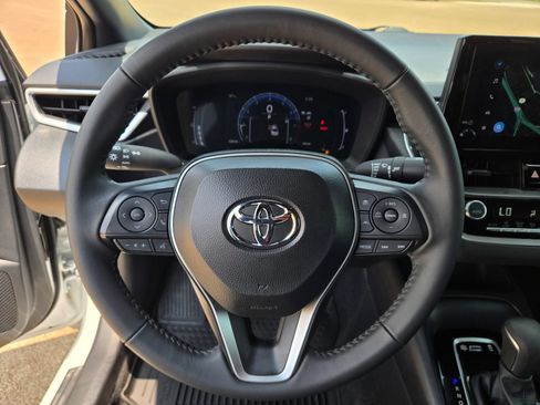 Used 2026 Toyota Corolla SE FWD image 11
