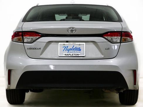 Used 2023 Toyota Corolla LE image 7