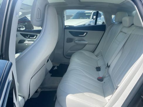 Used 2023 Mercedes-Benz EQE 500 4MATIC Sedan image 3