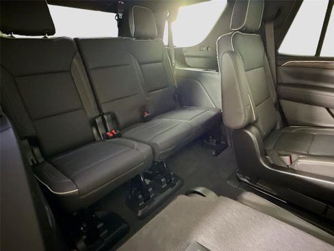 Used 2024 Chevrolet Tahoe Premier w/ Premium Package image 22