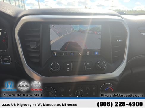 Used 2021 GMC Acadia SLT w/ Technology Package AWD/4WD image 22