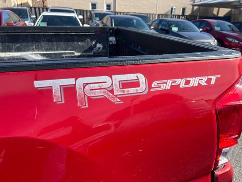 Used 2016 Toyota Tacoma TRD Sport image 25