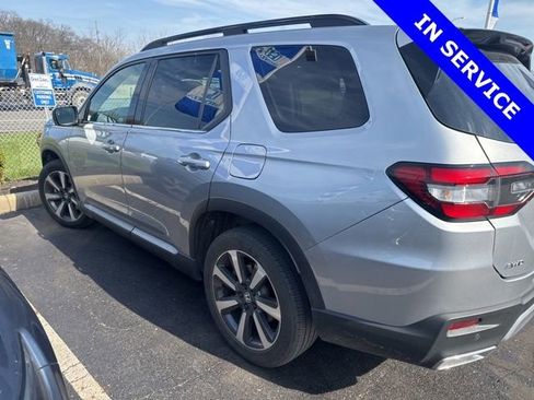 Used 2023 Honda Pilot Touring image 10