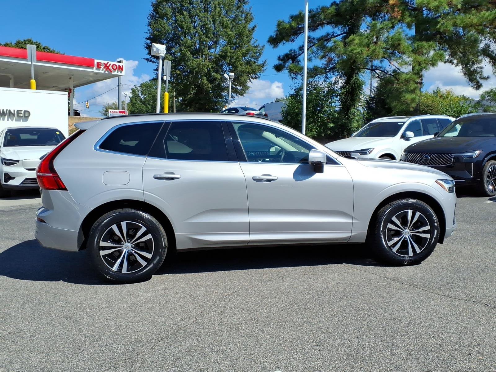 Certified 2023 Volvo XC60 B5 Core w/ Climate Package AWD/4WD image 2