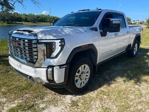 Used 2024 GMC Sierra 2500 Denali w/ Technology Package AWD/4WD image 1