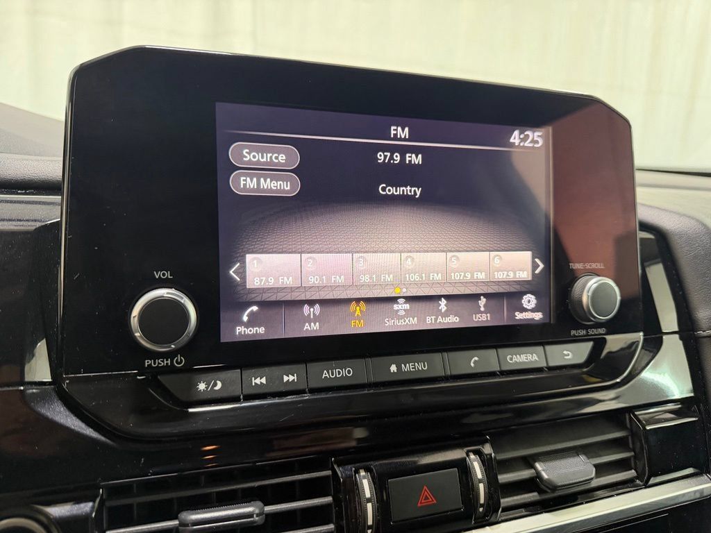 Used 2024 Nissan Pathfinder SV FWD image 20