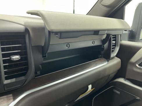 New 2026 GMC Sierra 2500 SLT w/ SLT Premium Package image 21