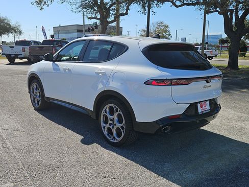 Used 2024 Alfa Romeo Tonale Veloce image 3