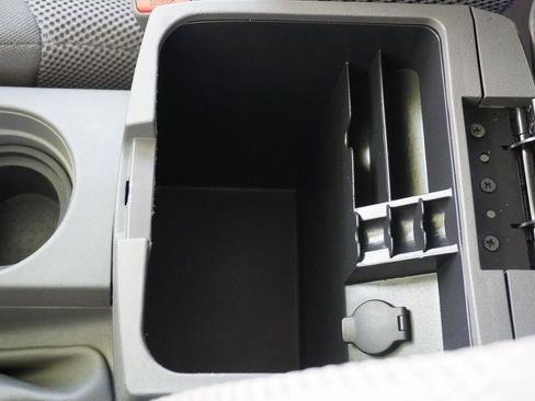 Used 2019 Nissan Frontier SV image 15