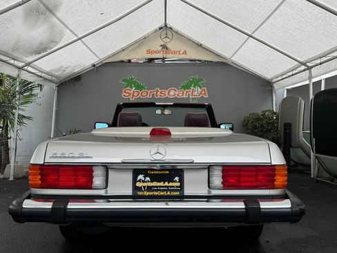 Used 1987 Mercedes-Benz 560 SL image 13