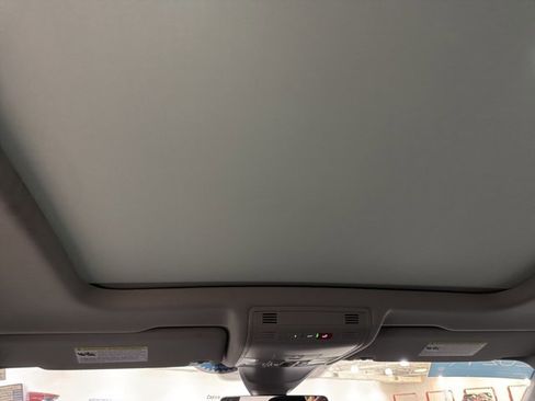 Certified 2024 Volkswagen Tiguan Wolfsburg Edition FWD image 27