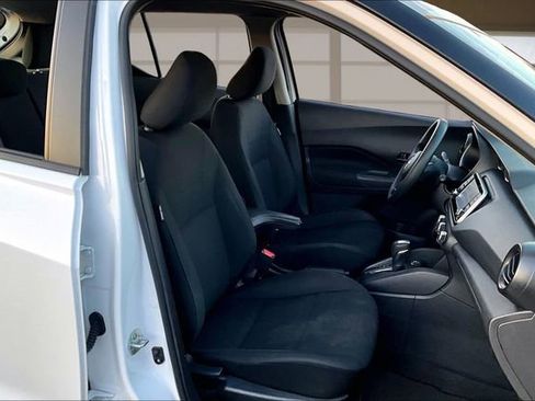 Used 2024 Nissan Kicks S image 7