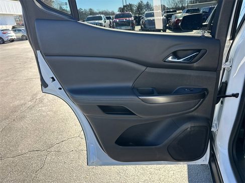 Used 2023 GMC Acadia SLT w/ Elevation Edition image 22