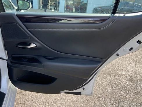 Certified 2020 Lexus ES 300h w/ Accessory Package image 29