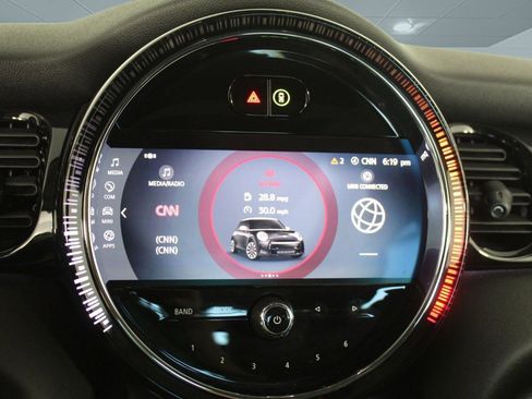 Used 2023 MINI Cooper 2-Door Hardtop w/ Signature Upholstery Package image 28