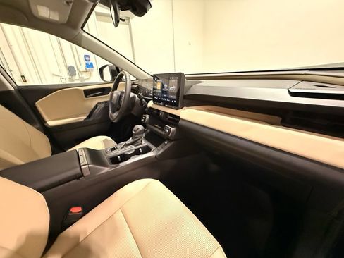 Used 2026 Toyota RAV4 XLE Premium FWD image 31