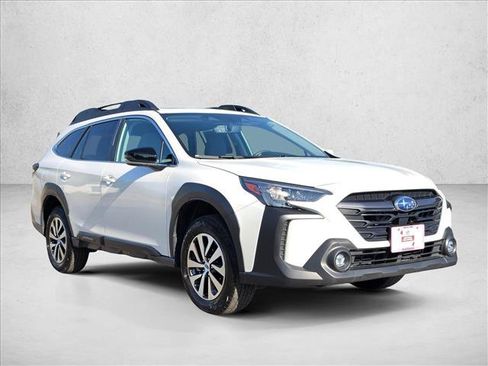 Used 2024 Subaru Outback Premium AWD/4WD image 7