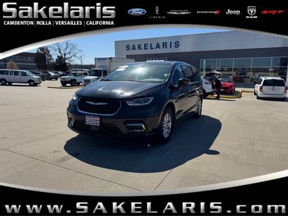 Used 2023 Chrysler Pacifica Touring-L