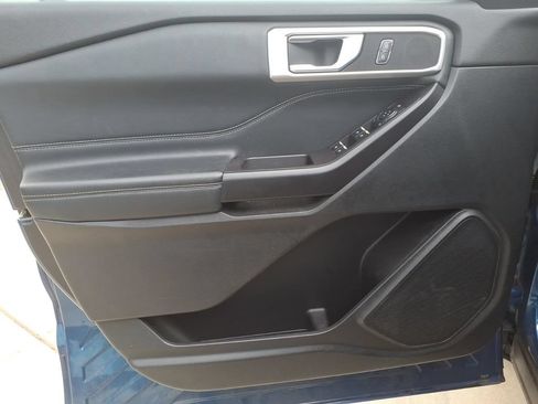 Used 2020 Ford Explorer XLT w/ Equipment Group 202A AWD/4WD image 10
