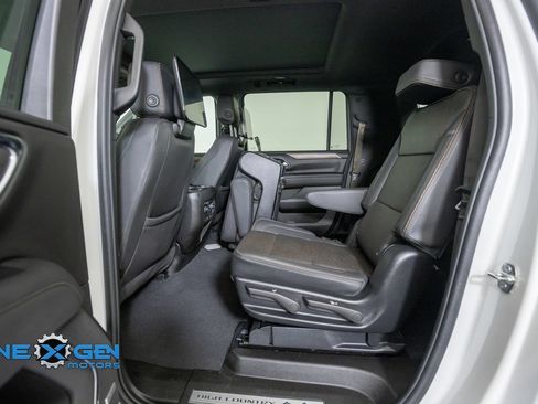 Used 2024 Chevrolet Suburban High Country w/ Advanced Technology Package AWD/4WD image 26