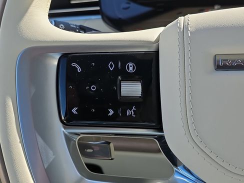 New 2026 Land Rover Range Rover SE image 17