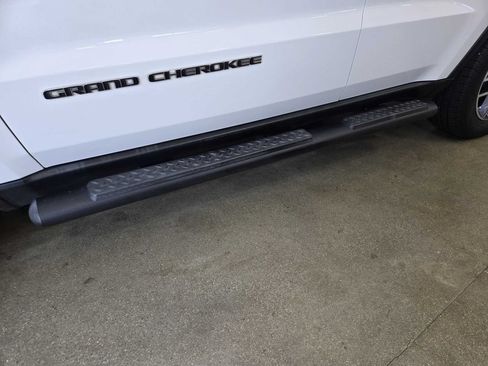 Used 2020 Jeep Grand Cherokee Limited AWD/4WD image 34