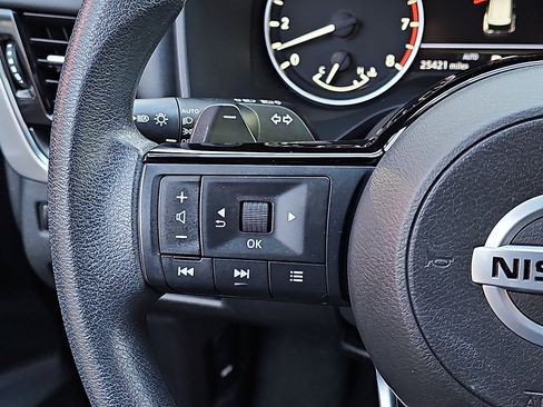 Certified 2021 Nissan Rogue SV image 21