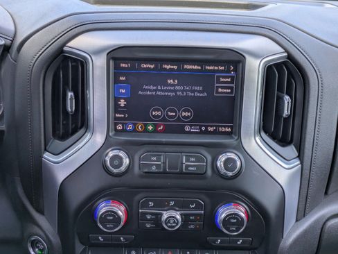Used 2022 GMC Sierra 1500 Elevation w/ Preferred Package RWD image 17