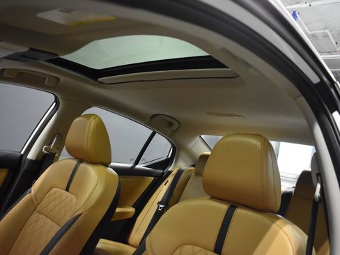 Certified 2023 Nissan Sentra SV w/ SV Premium Package FWD image 17