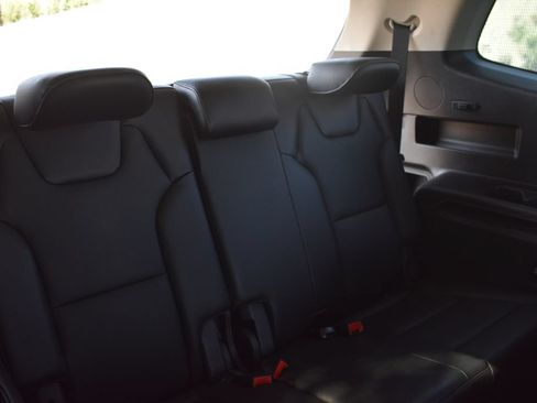 Used 2025 Kia Telluride S FWD image 27