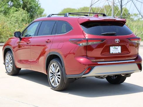 New 2026 Toyota Highlander Platinum AWD/4WD image 6