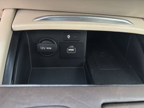 Used 2019 Kia K900 Luxury image 22