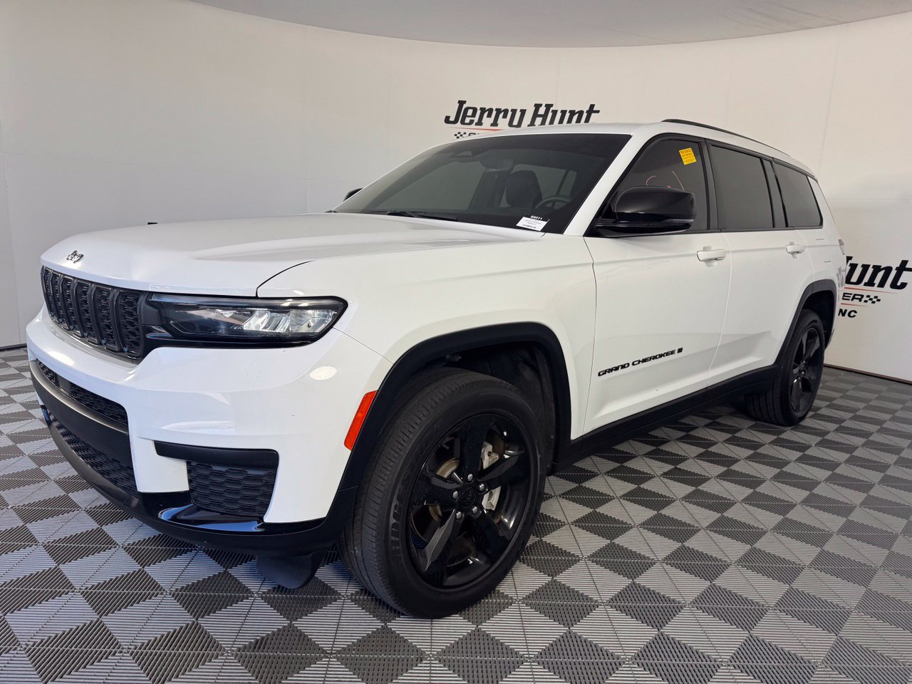 Used 2023 Jeep Grand Cherokee L Laredo AWD/4WD image 1