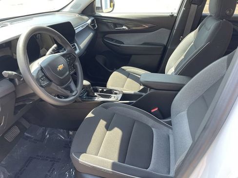 Used 2024 Chevrolet TrailBlazer LT AWD/4WD image 11
