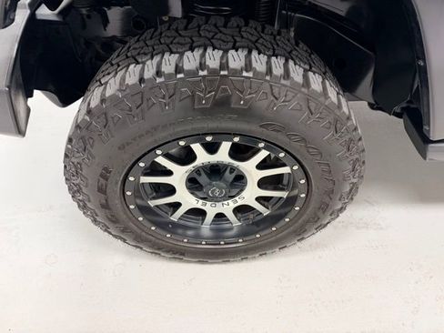 Used 2016 Jeep Wrangler Unlimited Sahara image 16