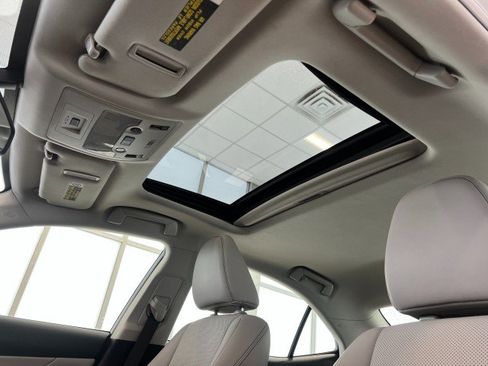 Used 2016 Lexus IS 300 AWD image 38