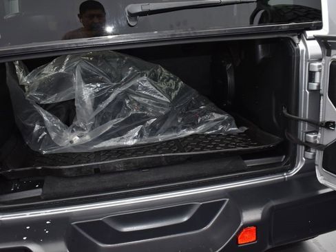 Used 2020 Jeep Wrangler Unlimited Sahara w/ Uconnect 4C Nav & Sound Group image 10