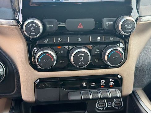 Used 2022 RAM 1500 Laramie AWD/4WD image 32