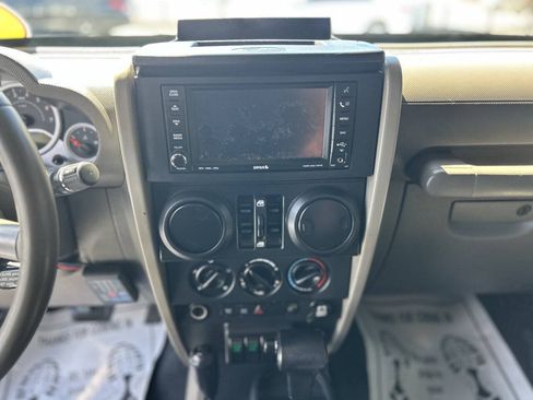 Used 2008 Jeep Wrangler Unlimited Rubicon w/ Dual Top Group AWD/4WD image 11