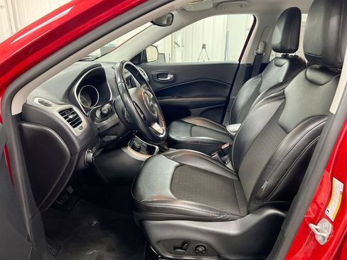 Used 2020 Jeep Compass Latitude AWD/4WD image 19
