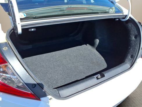 Used 2018 Honda Civic EX image 10