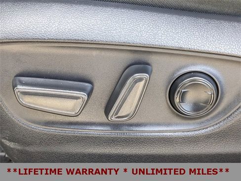 Used 2022 Toyota RAV4 SE image 24