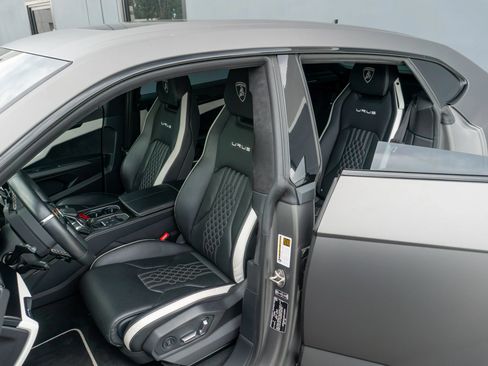 Used 2023 Lamborghini Urus S AWD/4WD image 11