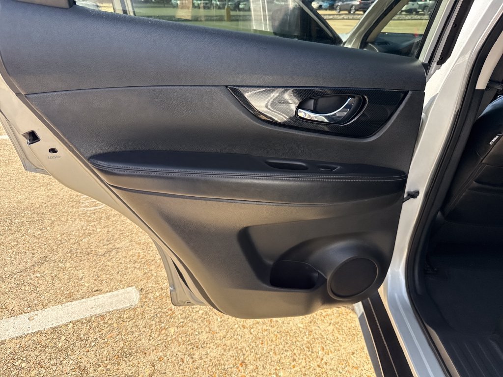 Used 2019 Nissan Rogue SL FWD image 24