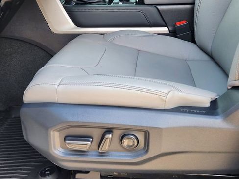 New 2026 Toyota Tundra Limited AWD/4WD image 21
