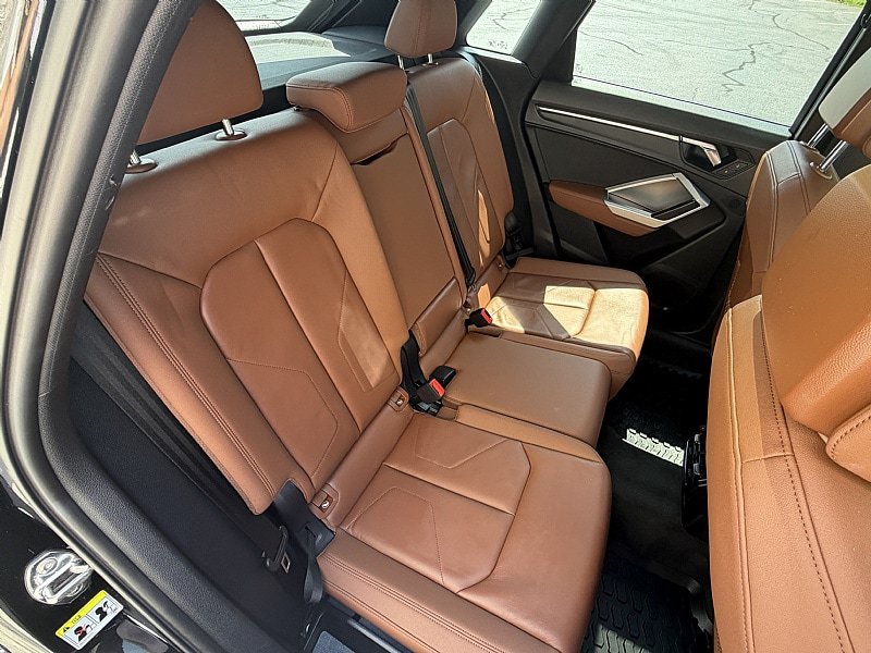 Used 2020 Audi Q3 2.0T Premium w/ Convenience Package AWD/4WD image 13